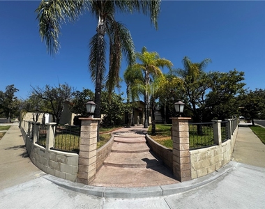 211 W Payson Street - Photo Thumbnail 22