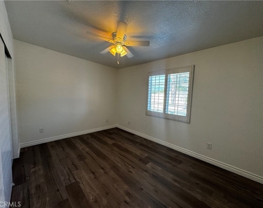 211 W Payson Street - Photo Thumbnail 4