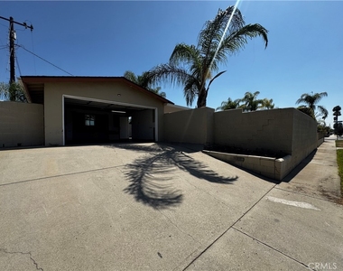 211 W Payson Street - Photo Thumbnail 18
