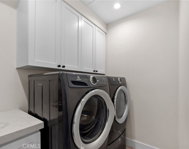 2801 Bayside Drive - Photo Thumbnail 32