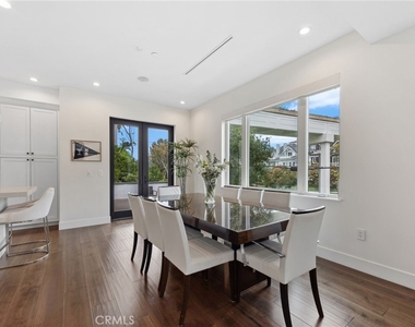 2801 Bayside Drive - Photo Thumbnail 6