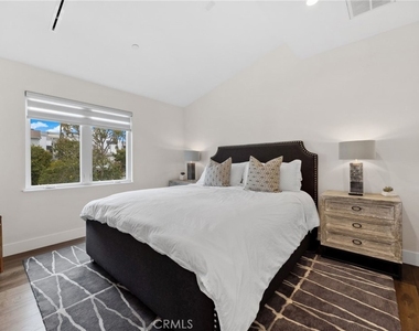 2801 Bayside Drive - Photo Thumbnail 21