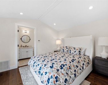 2801 Bayside Drive - Photo Thumbnail 22