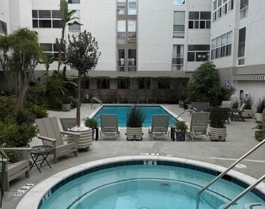 14144 Dickens Street - Photo Thumbnail 19