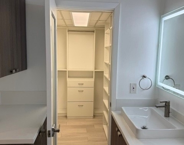 14144 Dickens Street - Photo Thumbnail 13