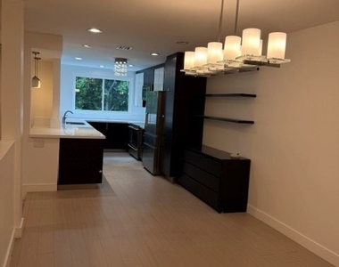 14144 Dickens Street - Photo Thumbnail 8