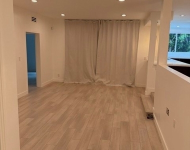 14144 Dickens Street - Photo Thumbnail 7