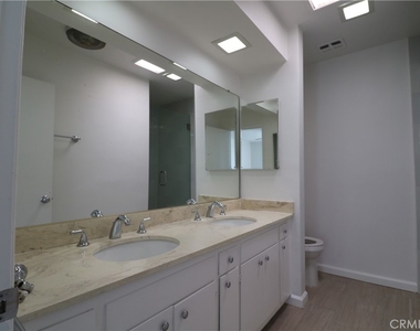 6251 Coldwater Canyon - Photo Thumbnail 14