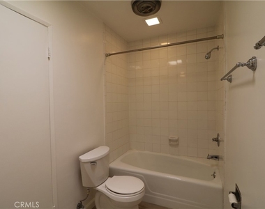6251 Coldwater Canyon - Photo Thumbnail 10