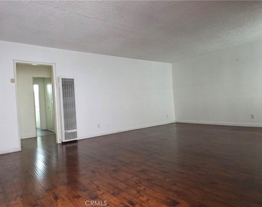 706 E Harvard Street - Photo Thumbnail 4