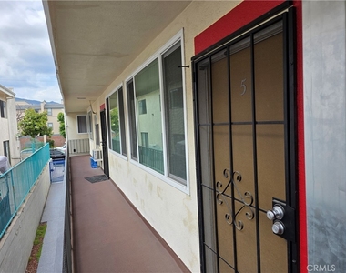 706 E Harvard Street - Photo Thumbnail 2