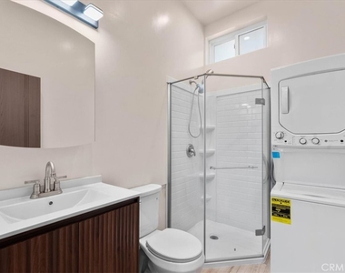 1401 Graynold Ave. - Photo Thumbnail 12