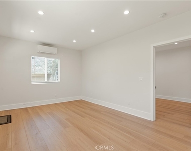 3122 Altura - Photo Thumbnail 2