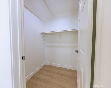 1642 Murchison Street - Photo Thumbnail 6