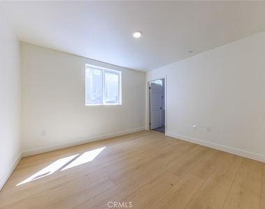 1642 Murchison Street - Photo Thumbnail 24