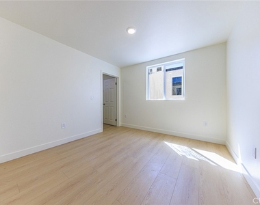 1642 Murchison Street - Photo Thumbnail 22