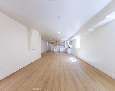 1642 Murchison Street - Photo Thumbnail 10