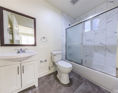 1642 Murchison Street - Photo Thumbnail 3