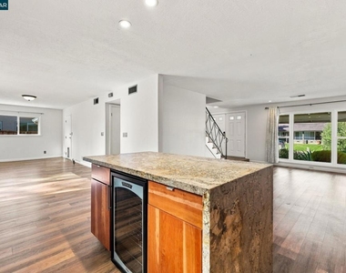 1325 Sumac Cir - Photo Thumbnail 7