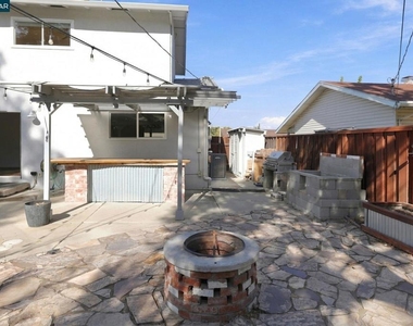 1325 Sumac Cir - Photo Thumbnail 25