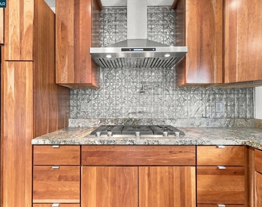 1325 Sumac Cir - Photo Thumbnail 10