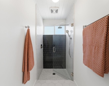 1279 Lancashire Dr - Photo Thumbnail 37