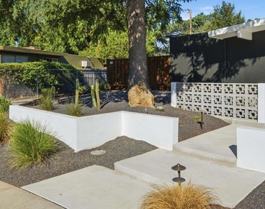 1279 Lancashire Dr - Photo Thumbnail 84