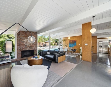 1279 Lancashire Dr - Photo Thumbnail 9