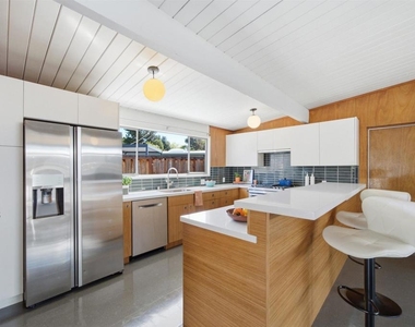 1279 Lancashire Dr - Photo Thumbnail 23