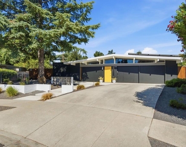 1279 Lancashire Dr - Photo Thumbnail 83