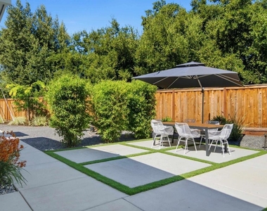 1279 Lancashire Dr - Photo Thumbnail 74