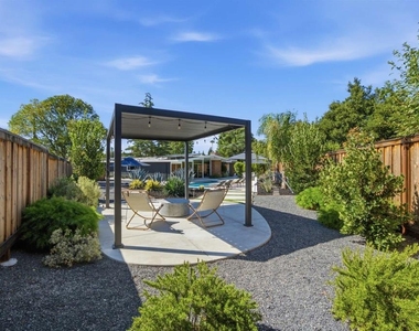 1279 Lancashire Dr - Photo Thumbnail 72