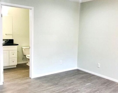 8620 Melvil Street - Photo Thumbnail 10