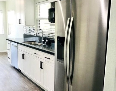 8620 Melvil Street - Photo Thumbnail 7