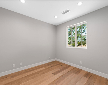 4120 Coolidge Avenue - Photo Thumbnail 10