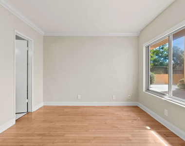 1000 S Westgate Avenue - Photo Thumbnail 3