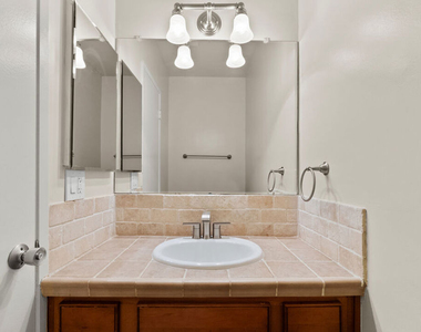 1000 S Westgate Avenue - Photo Thumbnail 6