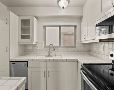 1000 S Westgate Avenue - Photo Thumbnail 10