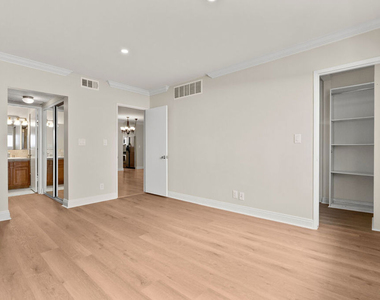 1000 S Westgate Avenue - Photo Thumbnail 16