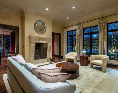1221 Minorca Drive - Photo Thumbnail 8