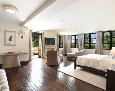 1221 Minorca Drive - Photo Thumbnail 17