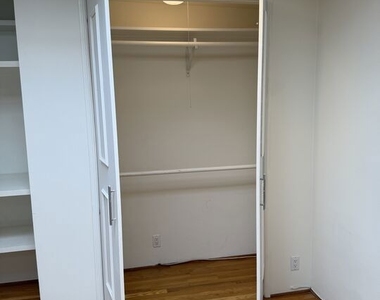 516 1/4 N San Vicente Boulevard - Photo Thumbnail 11