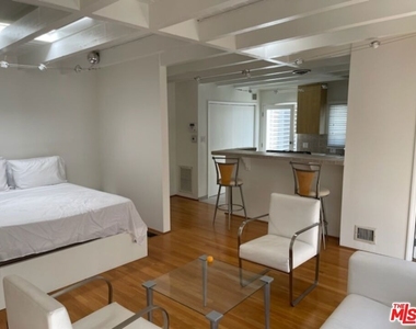 516 1/4 N San Vicente Boulevard - Photo Thumbnail 4
