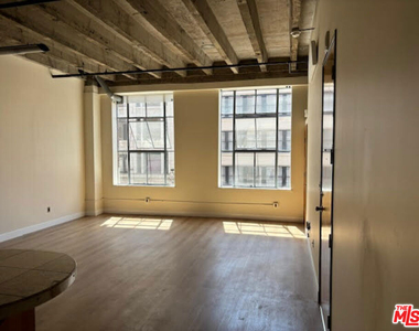 312 W 5th Street - Photo Thumbnail 9