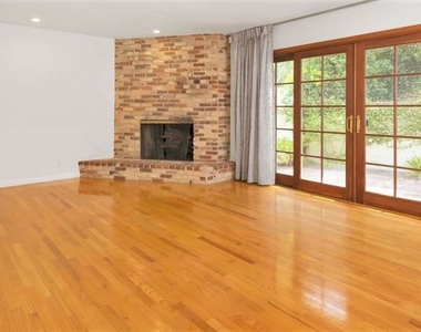 2462 Nalin Drive - Photo Thumbnail 6