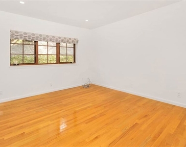 2462 Nalin Drive - Photo Thumbnail 12
