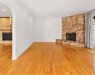 2462 Nalin Drive - Photo Thumbnail 5