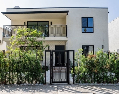 7964 Norton Avenue - Photo Thumbnail 19