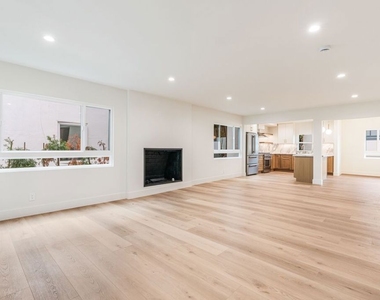 7964 Norton Avenue - Photo Thumbnail 8