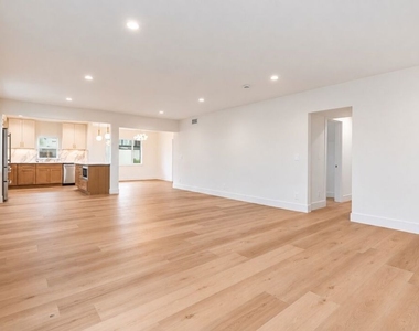 7964 Norton Avenue - Photo Thumbnail 7